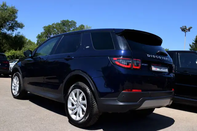 Land Rover Discovery Sport view 14