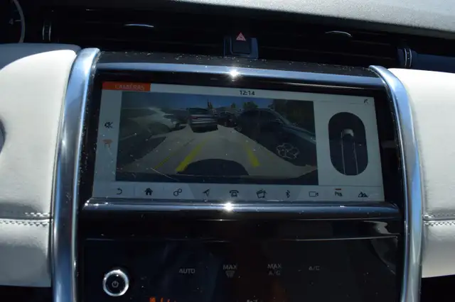 Land Rover Discovery Sport view 7
