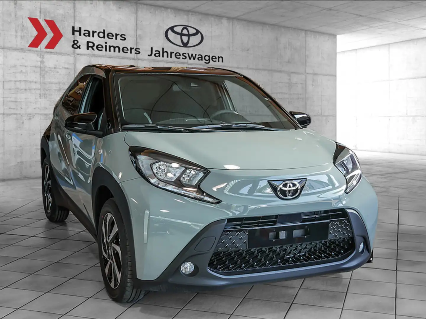 Toyota Aygo X 1.0 Team D KLIMA SHZ KAMERA ACC Verde - 1
