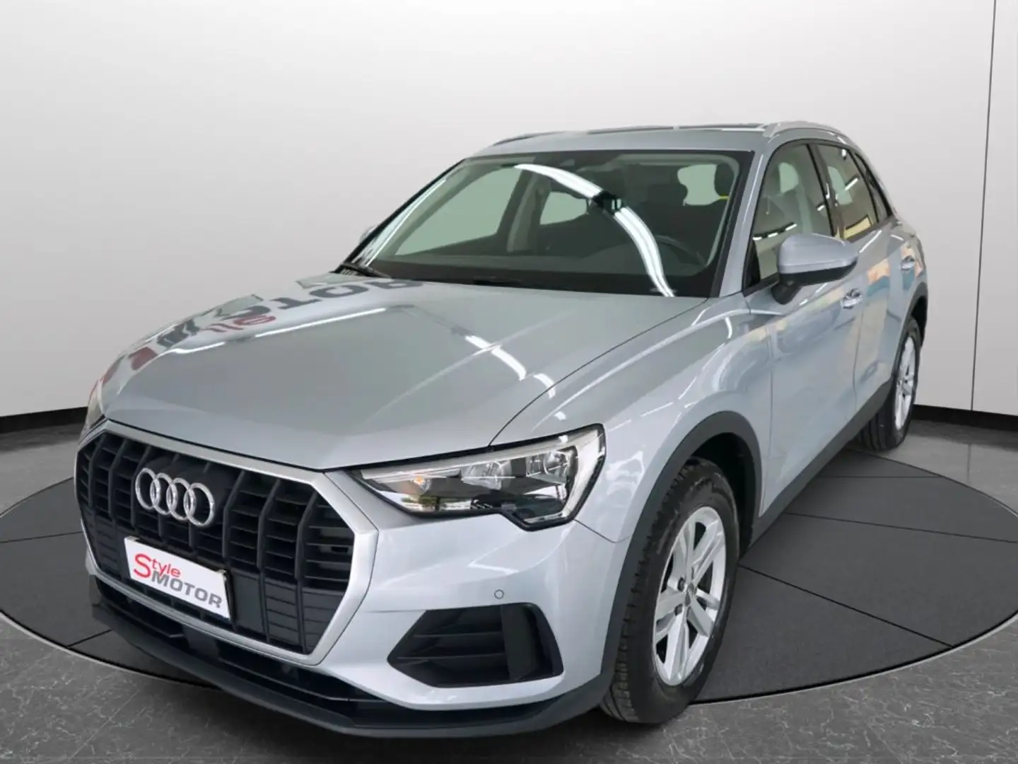 Audi Q3 35 TDI S tronic Business Sport Uniprop. Argent - 2
