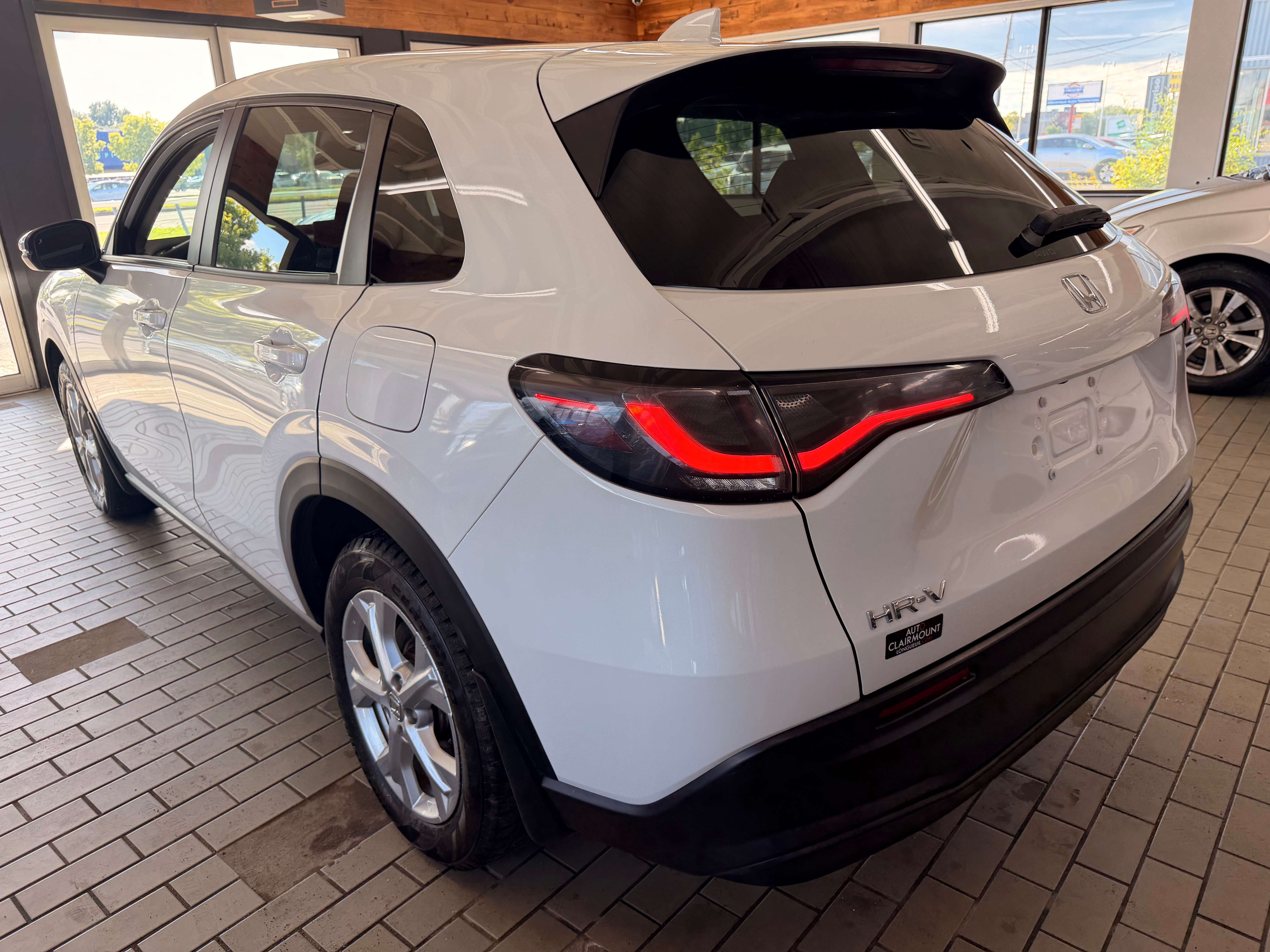 2023 Honda HR-V LX - Image 3