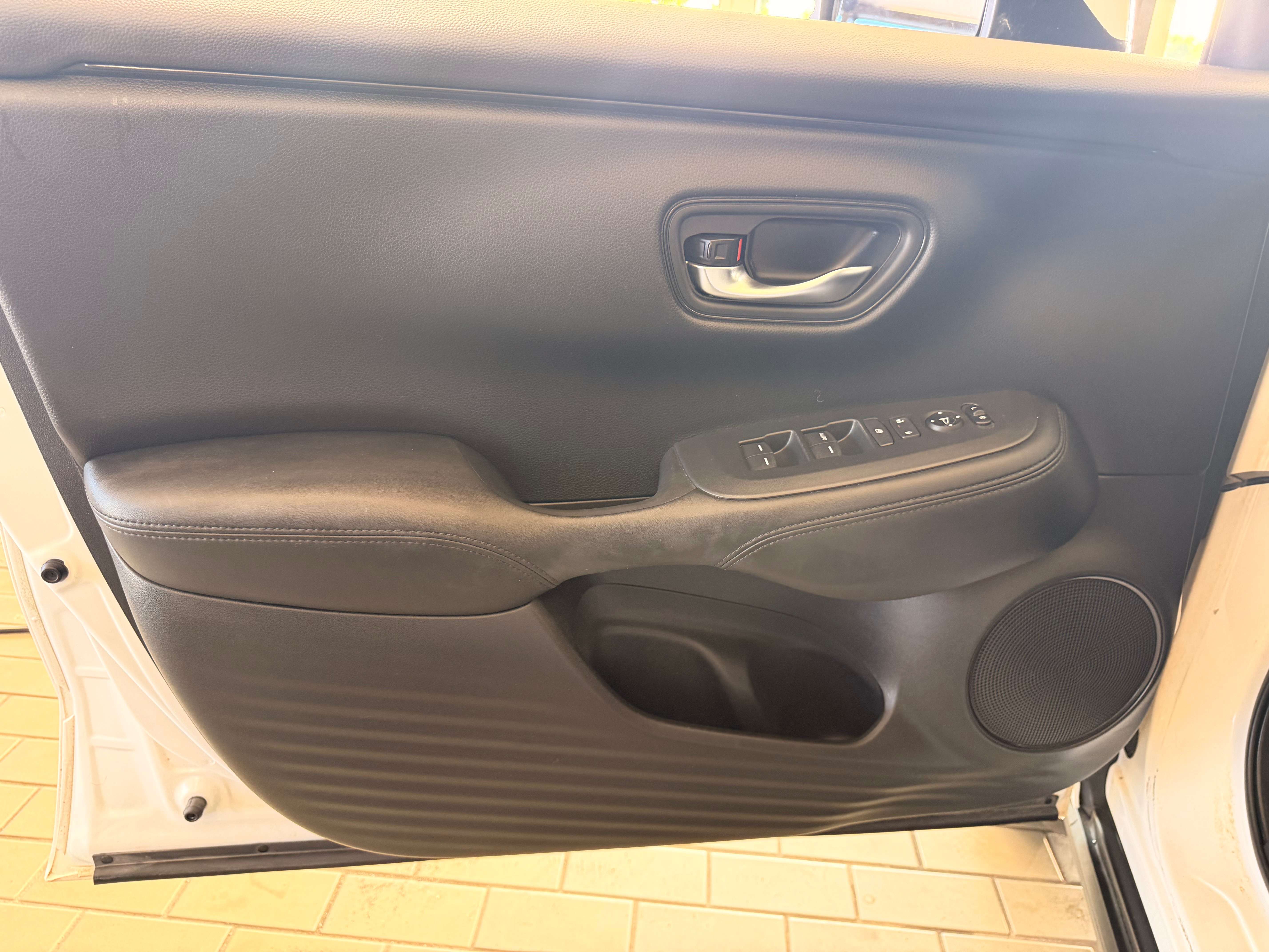 2023 Honda HR-V LX - Image 16