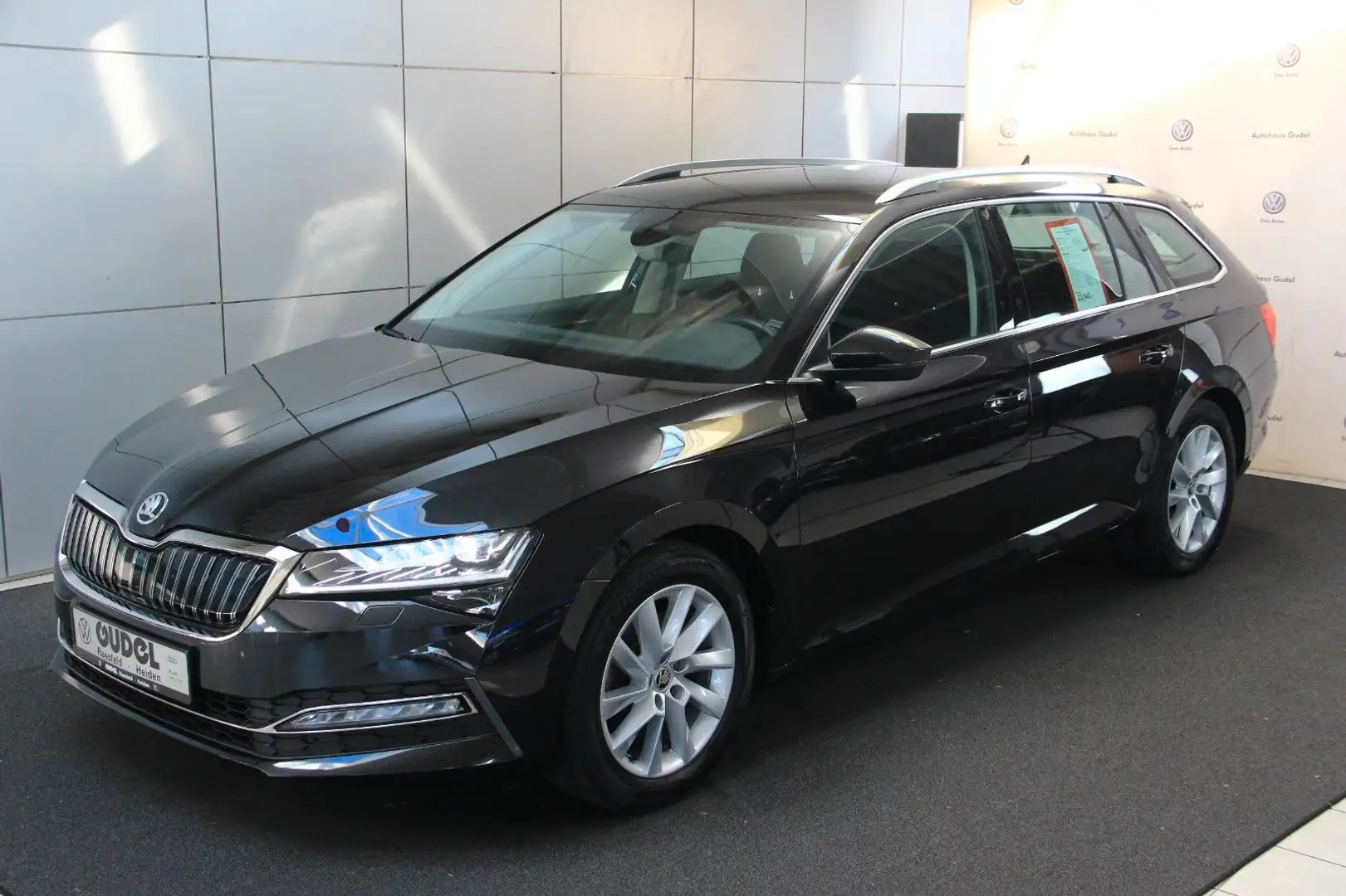 Skoda Superb Combi Style 1.4 iV Hybrid DCC LED AHK GRA Schwarz - 2