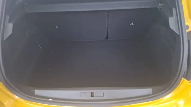 Peugeot 208 view 14