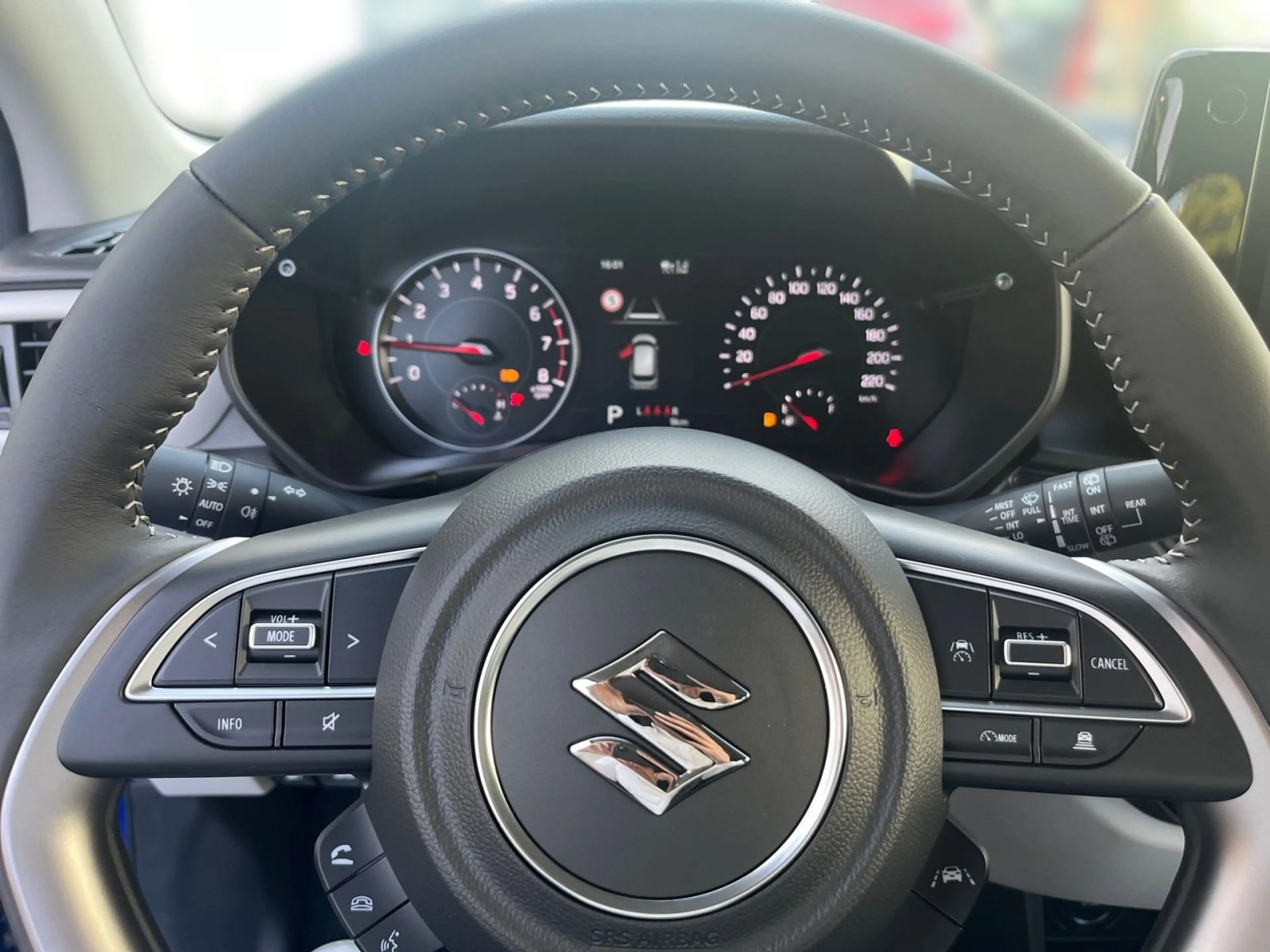 Suzuki Swift SWIFT COMFORT CVT HYBRID LED+ACC+NAVI+KAMERA+SHZ — photo 8
