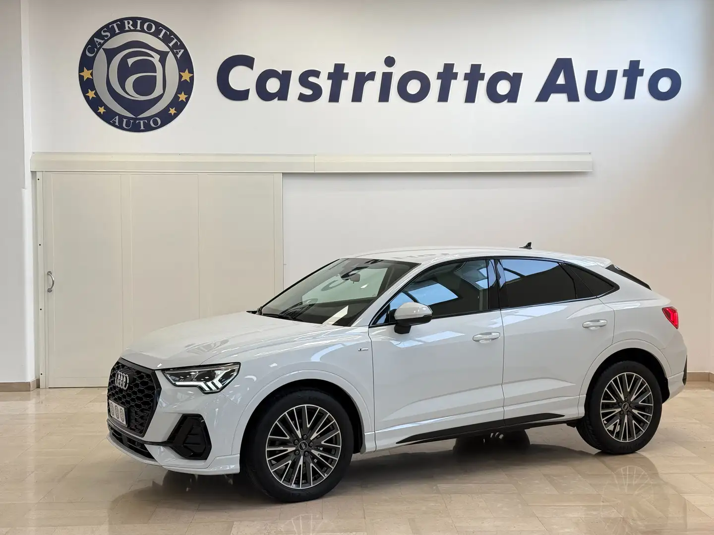 Audi Q3 Sportback 35 2.0 150cv tdi S-line s-tronic Bianco - 1