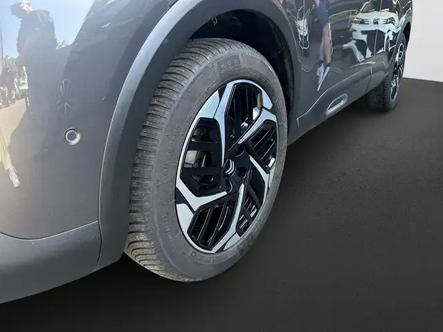 Citroen C4 view 11
