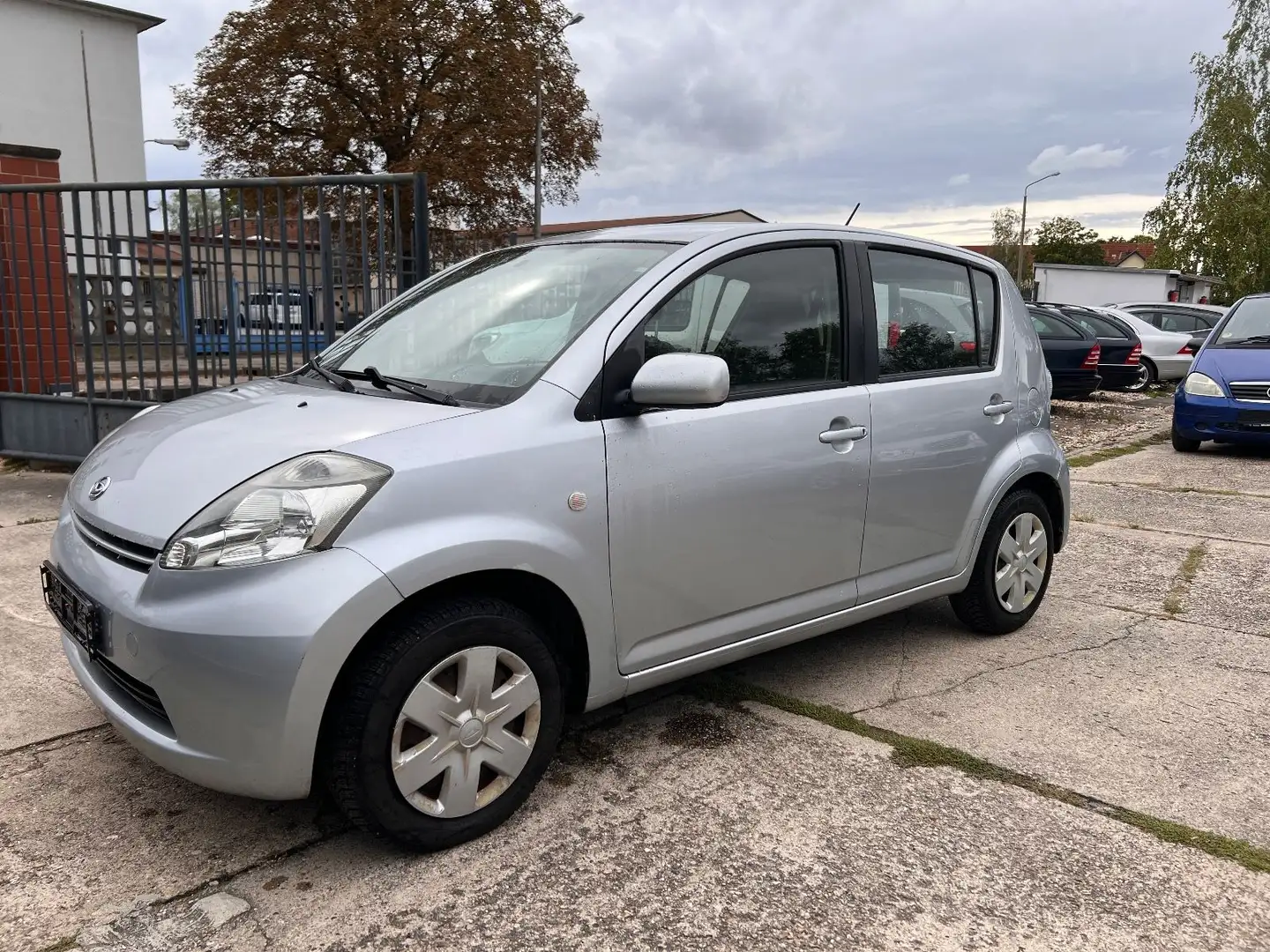Daihatsu Sirion 1.0, Klimaanlage, TÜV + Öl NEU - 2