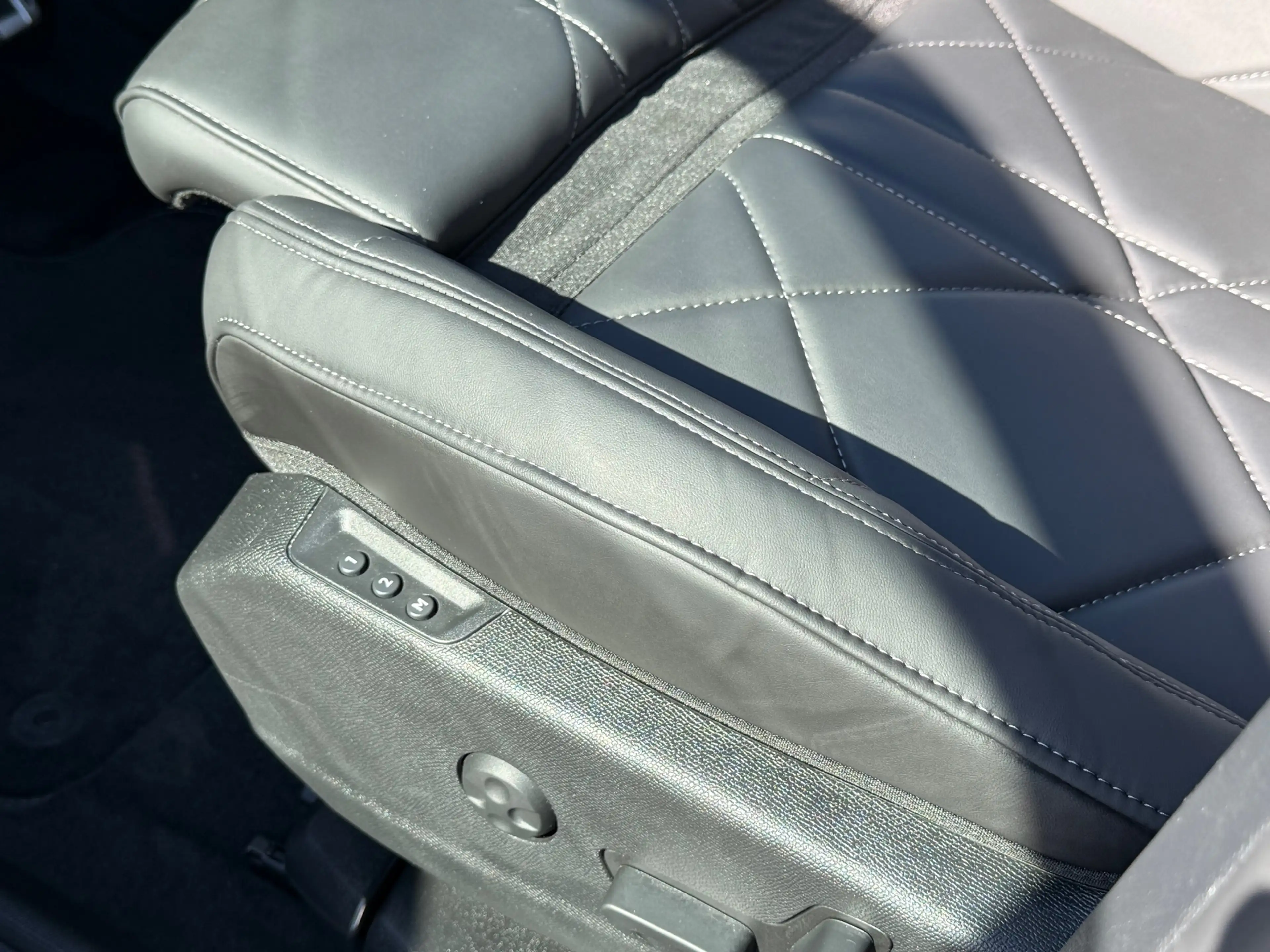DS Automobiles DS 7 1.6 PHEV 300 4x4 PallaS HIFI FOCAL SCHUIFDAK PACK — photo 5