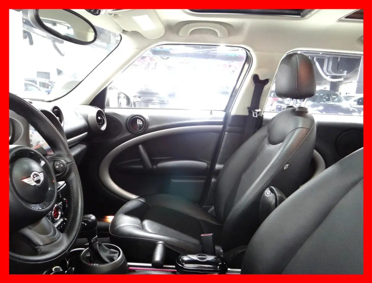MINI Cooper Countryman снимка MINI Cooper Countryman