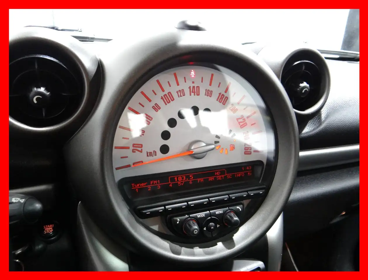 MINI Cooper Countryman снимка MINI Cooper Countryman