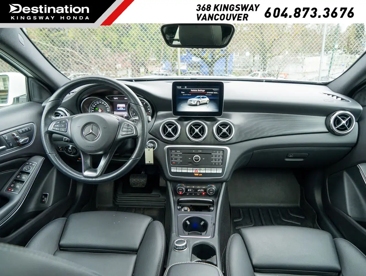 Mercedes-Benz GLA снимка Mercedes-Benz GLA