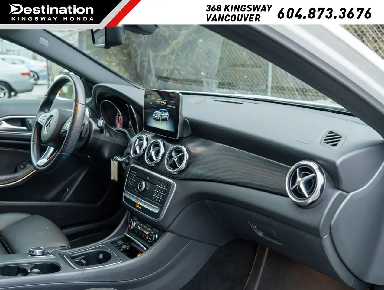 Mercedes-Benz GLA снимка Mercedes-Benz GLA