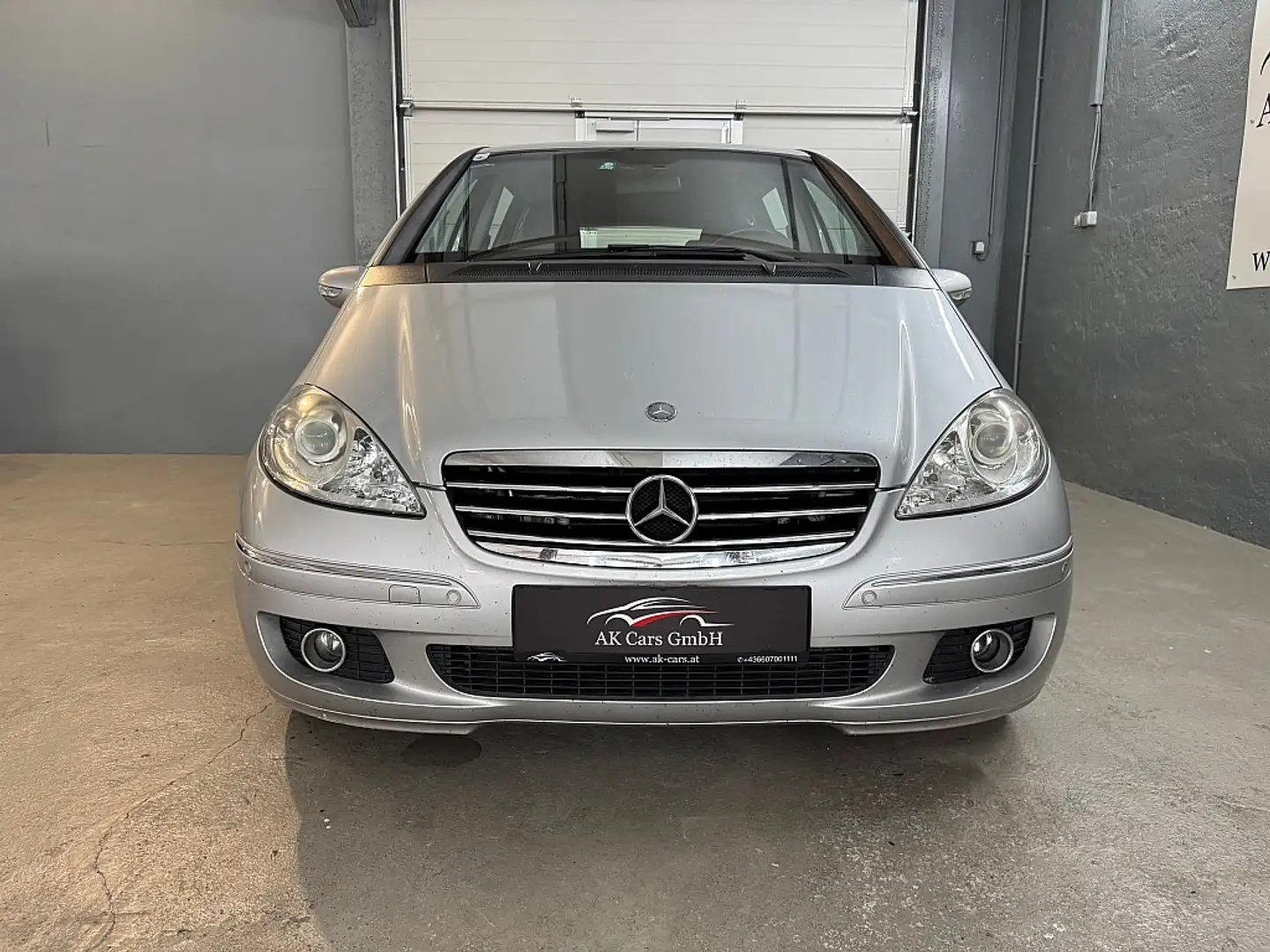 Mercedes-Benz A 180 Avantgarde CDI Automatik. Gris - 2