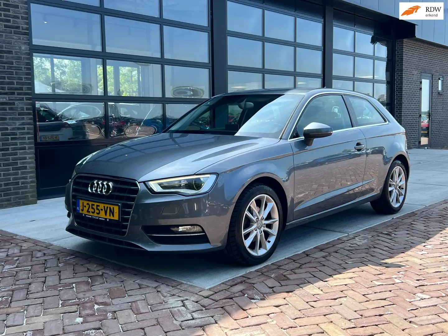 Audi A3 1.4 TFSI Attraction | Autm | Clima | Navi | Stoelv Gris - 1