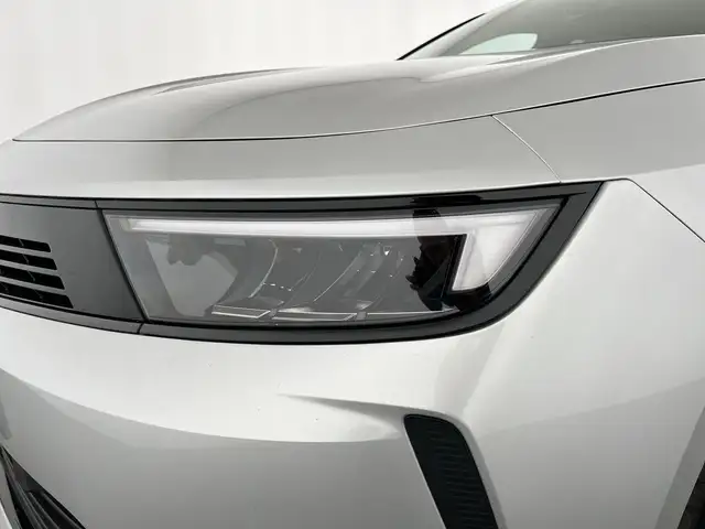 Opel Astra view 6