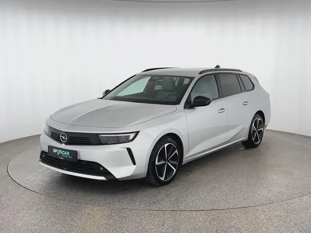 Opel Astra view 3