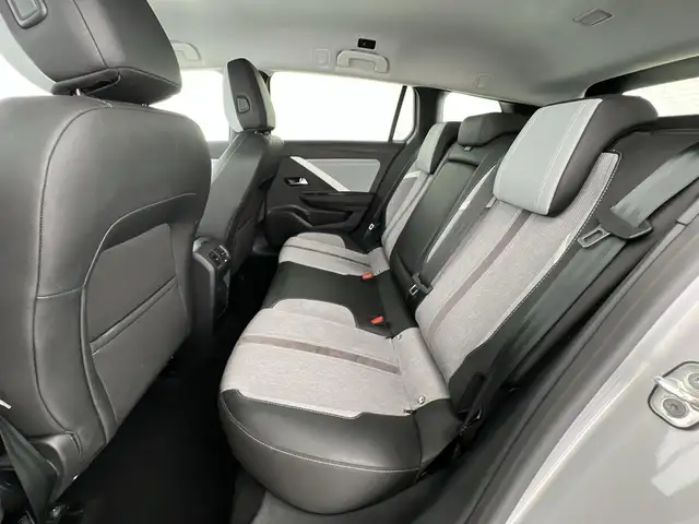 Opel Astra view 10