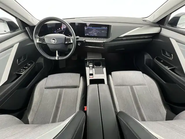 Opel Astra view 8