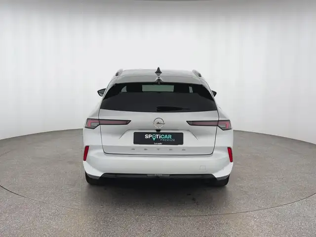 Opel Astra view 5