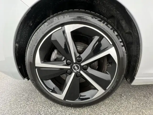 Opel Astra view 7