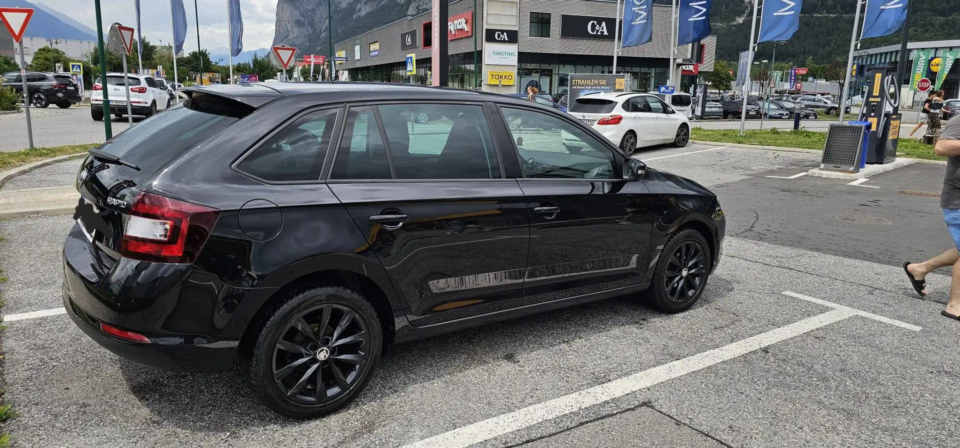 Skoda Rapid/Spaceback Rapid 1,0 TSI Sport Sport Schwarz - 2