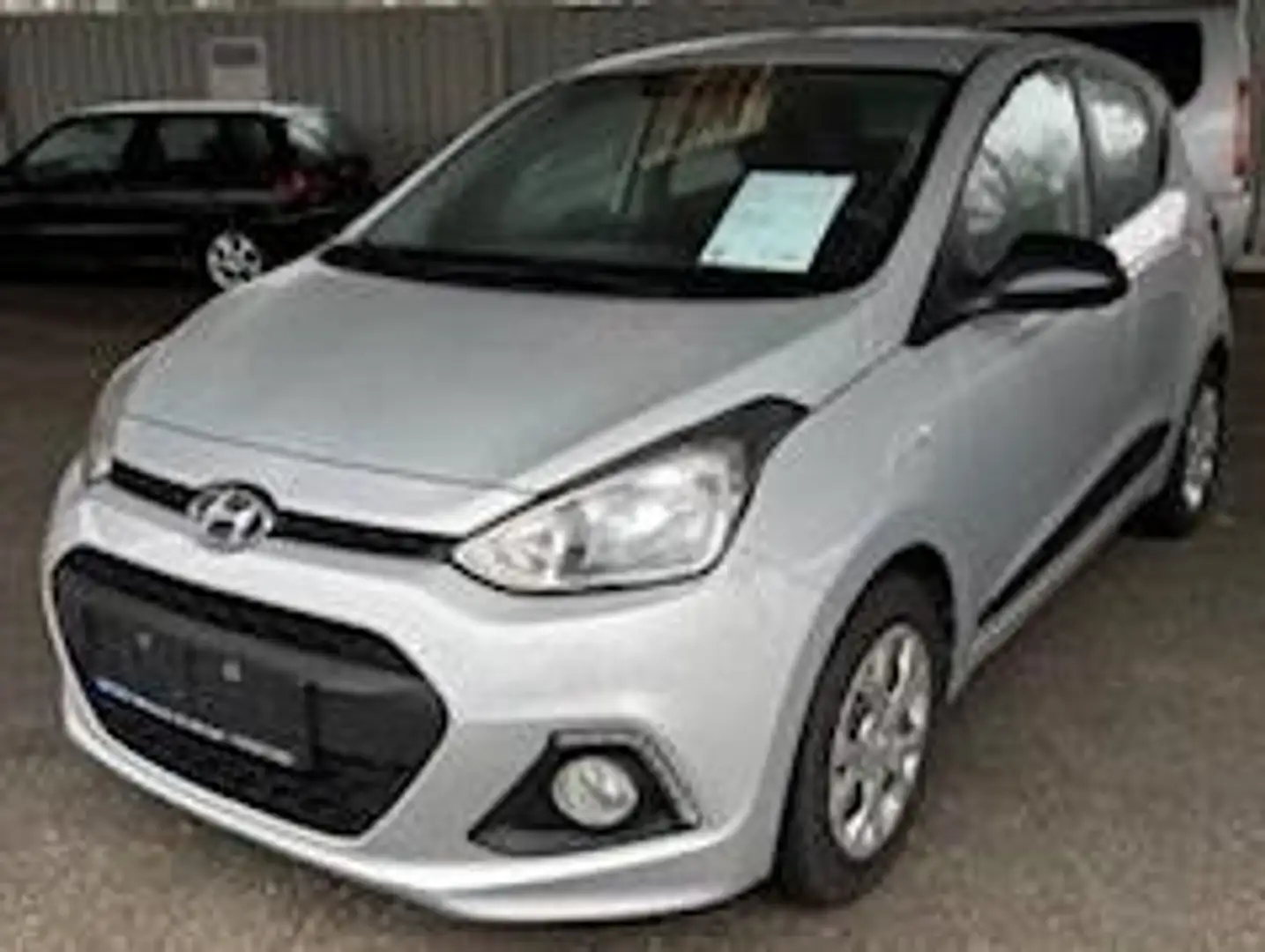 Hyundai i10 i10 1,0 Black Line Black Line Silber - 1