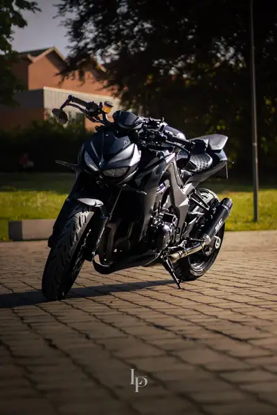 Kawasaki Z 1000 - foto 2