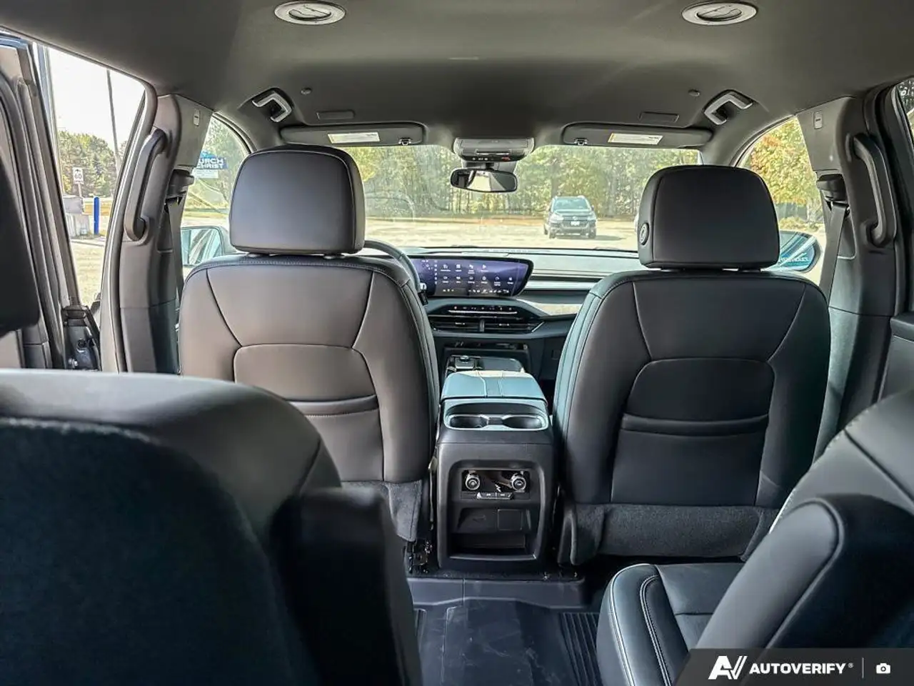 Buick Enclave снимка Buick Enclave