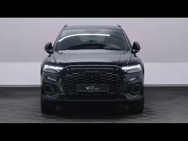Audi Q5 view 2