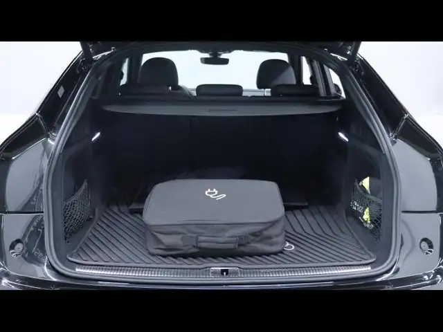 Audi Q5 view 7