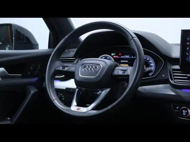 Audi Q5 view 16