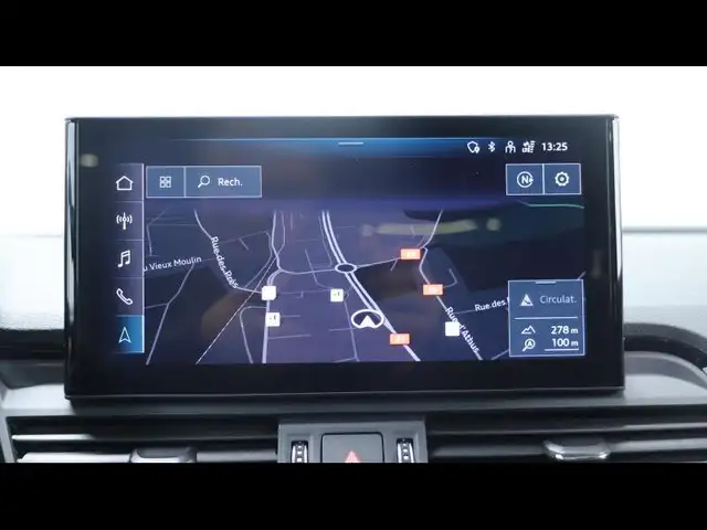 Audi Q5 view 22