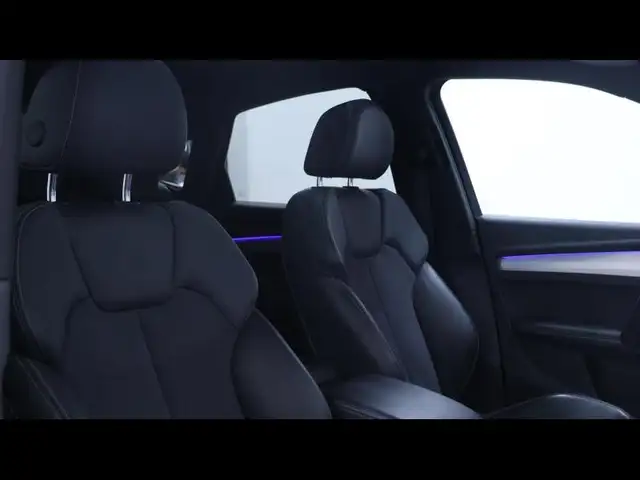 Audi Q5 view 12