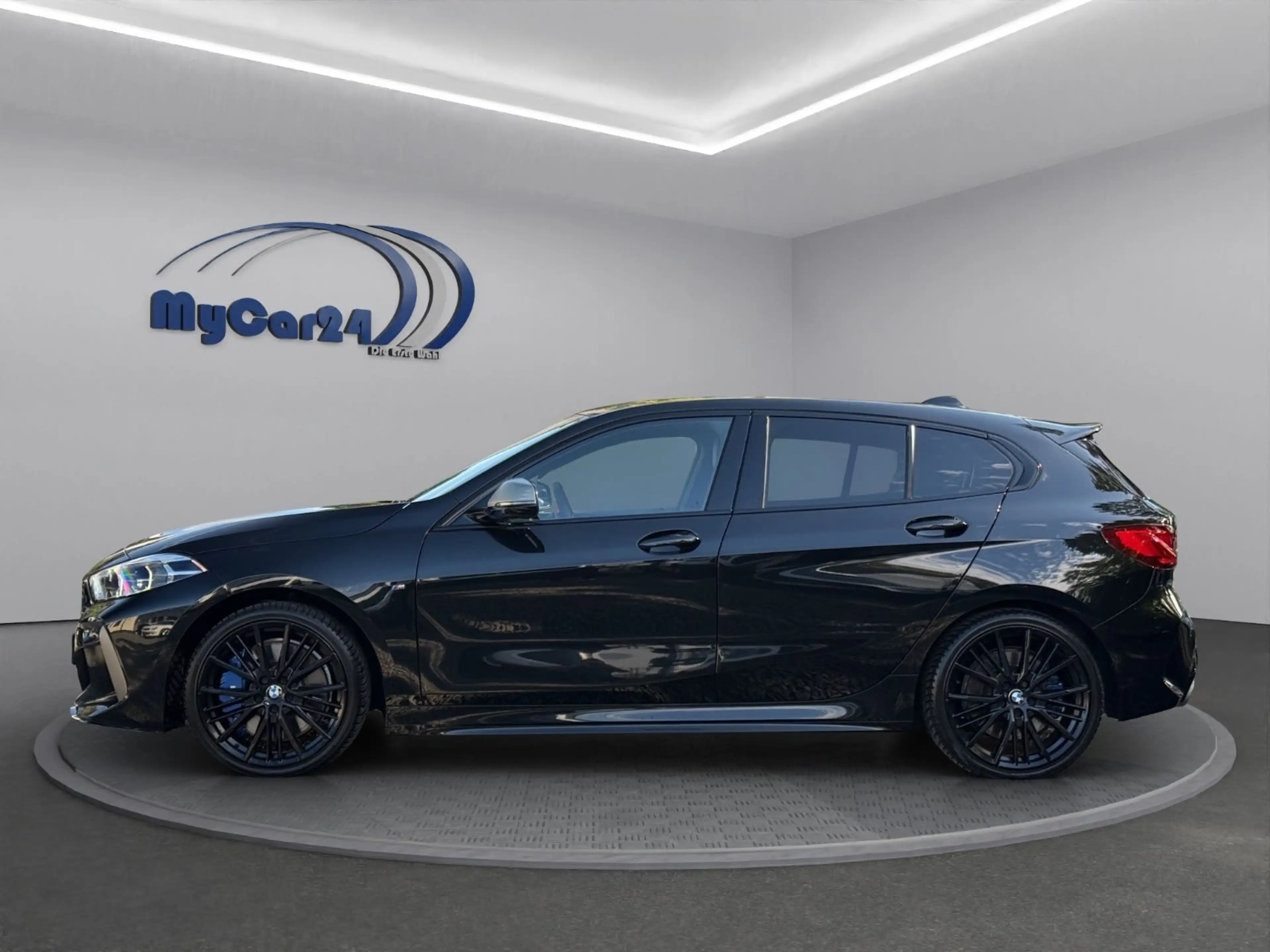 BMW 135 i xDrive°Shadow°HeadUp°Leder°LenkradHZG°LED — photo 12