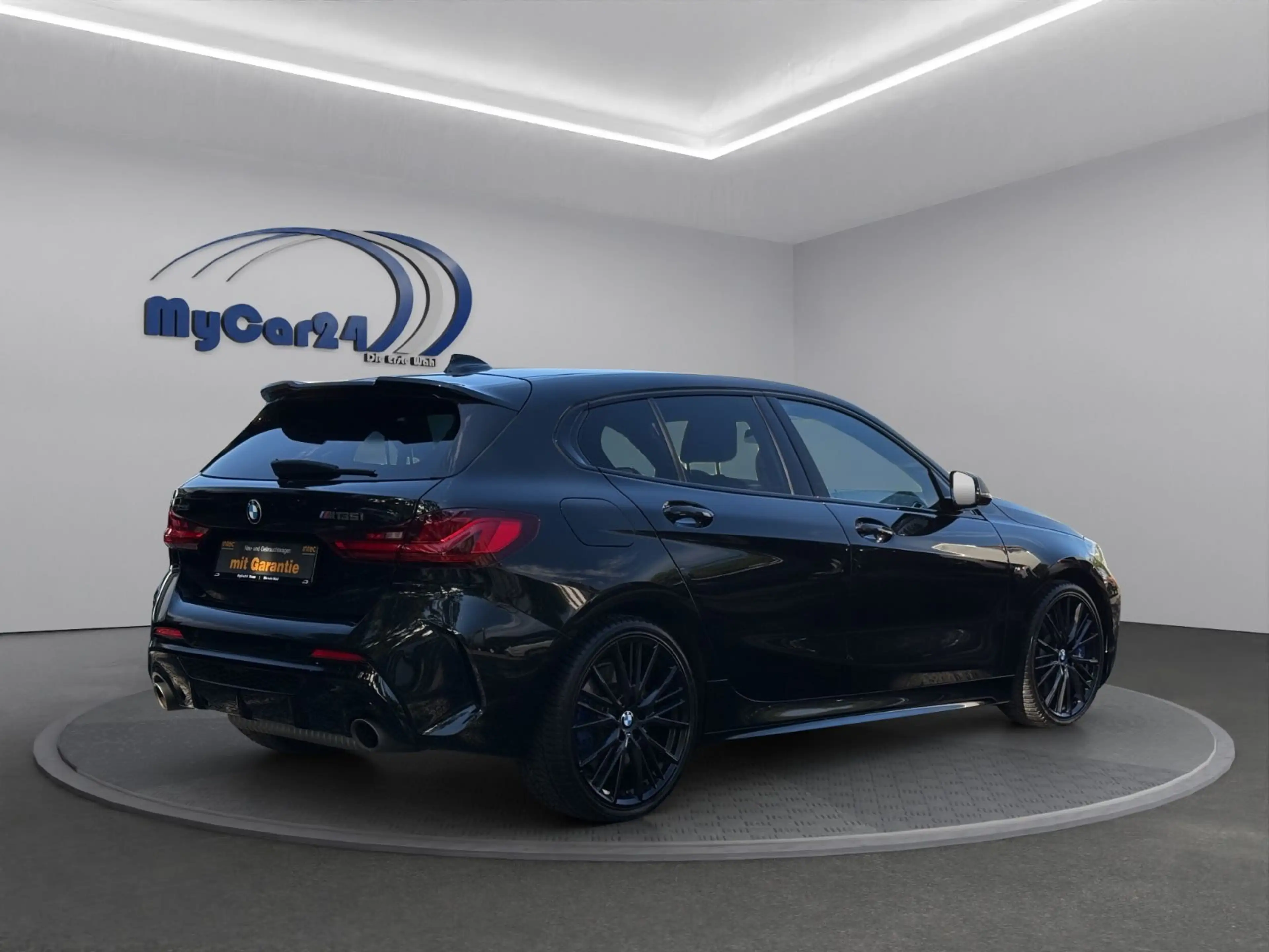 BMW 135 i xDrive°Shadow°HeadUp°Leder°LenkradHZG°LED — photo 11