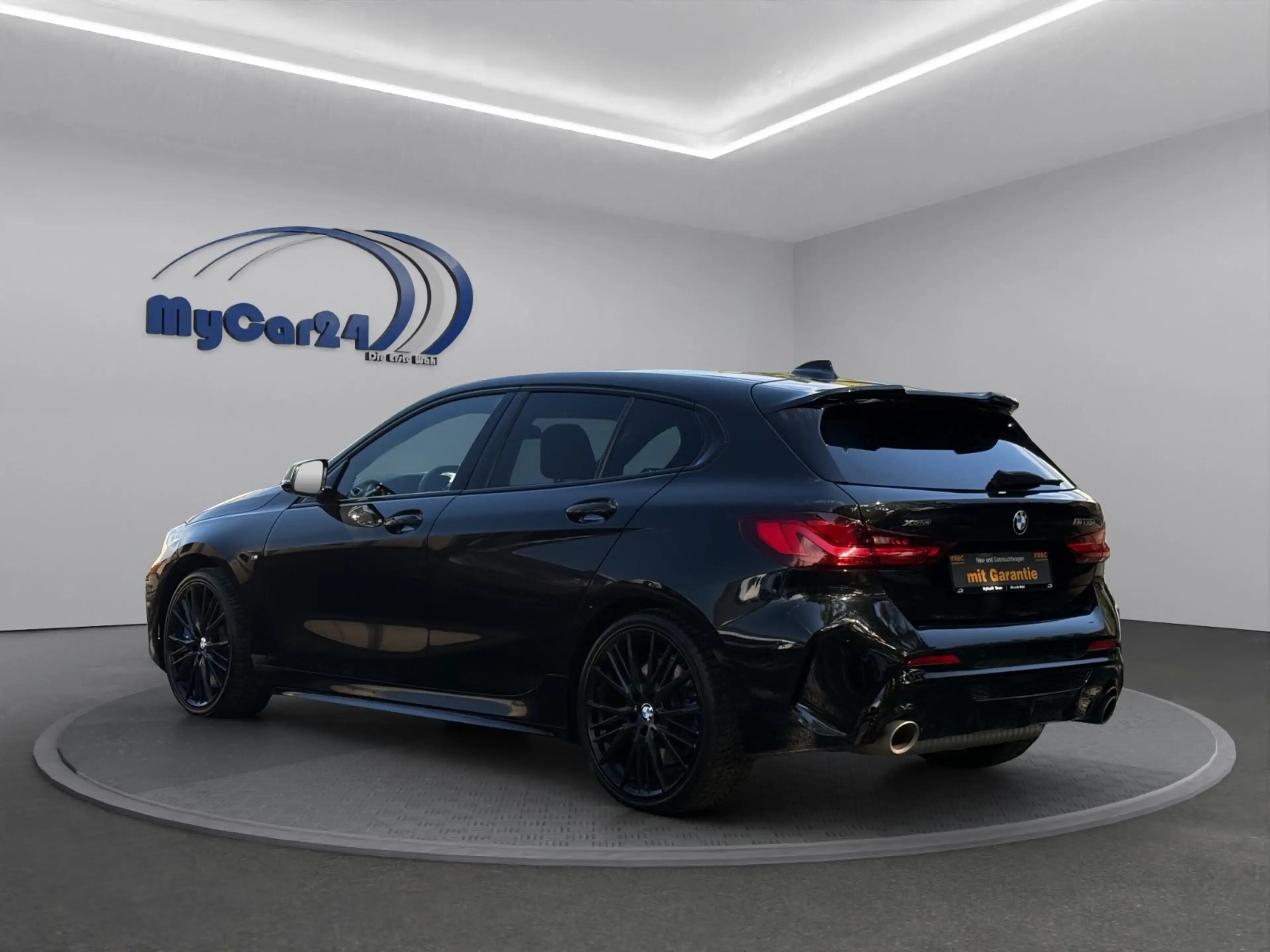 BMW 135 i xDrive°Shadow°HeadUp°Leder°LenkradHZG°LED — photo 4