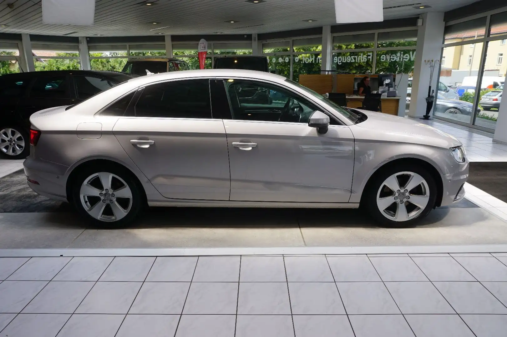 Audi A3 Lim. ambition AUTOMATIK, LED, NAVI, 2x PDC Grau - 2