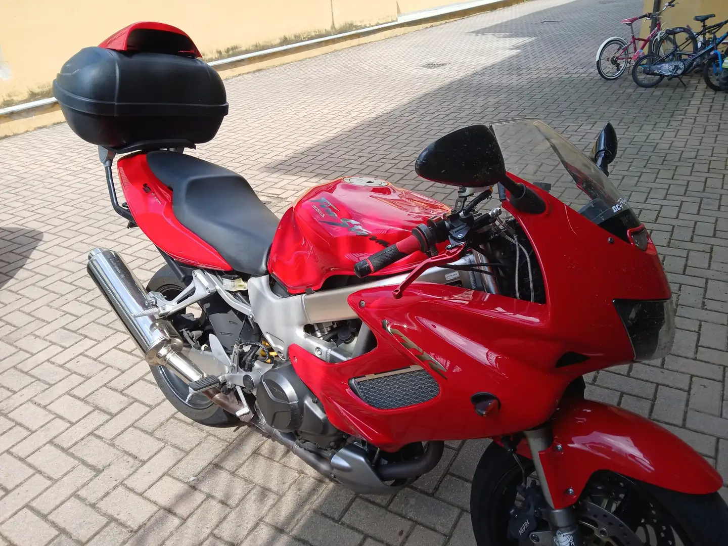 Honda VTR 1000 Kırmızı - 2