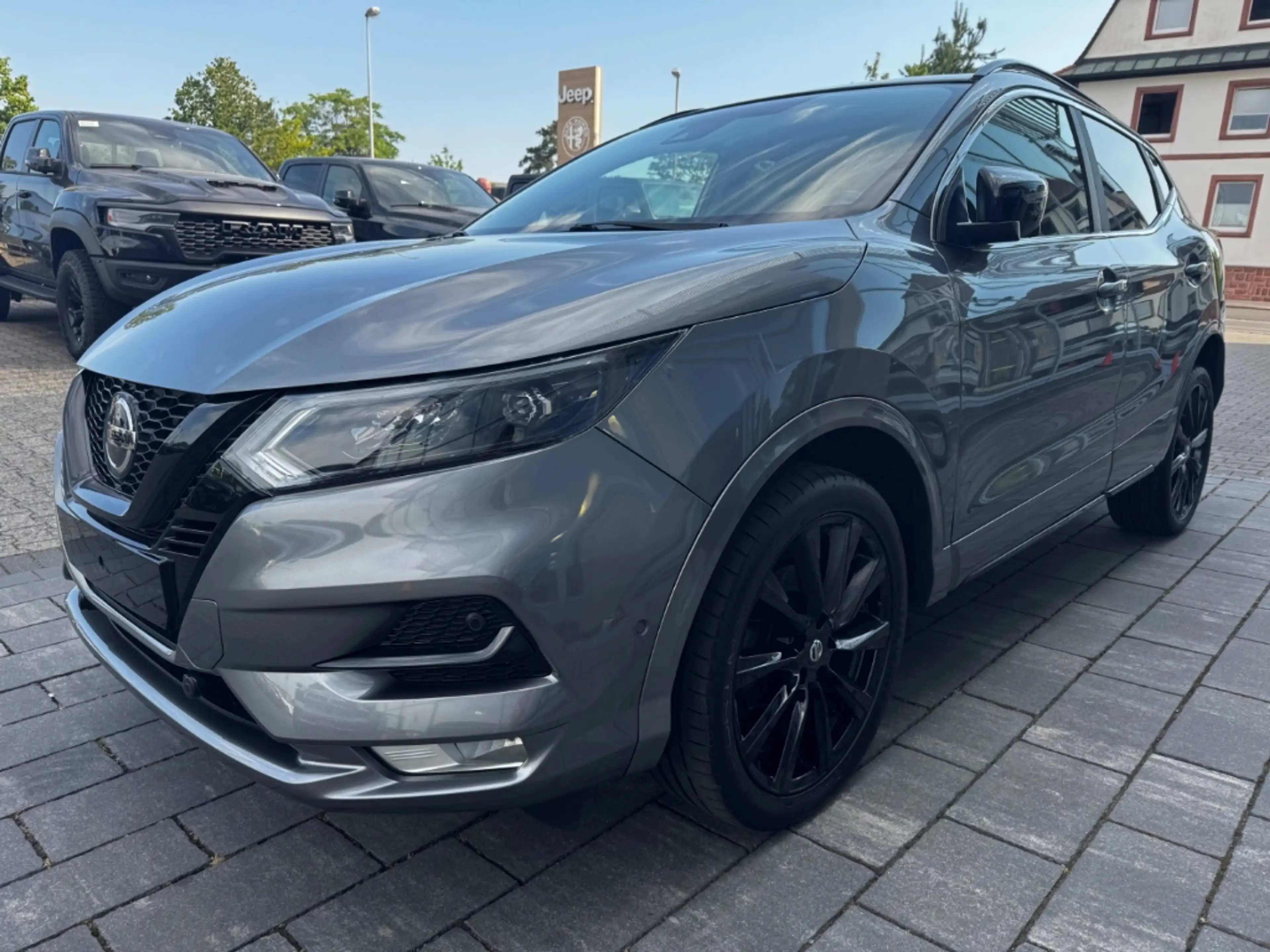 Nissan Qashqai N-Tec Navi 360 Kamera LED Kurvenlicht ACC Mehrzone — photo 4