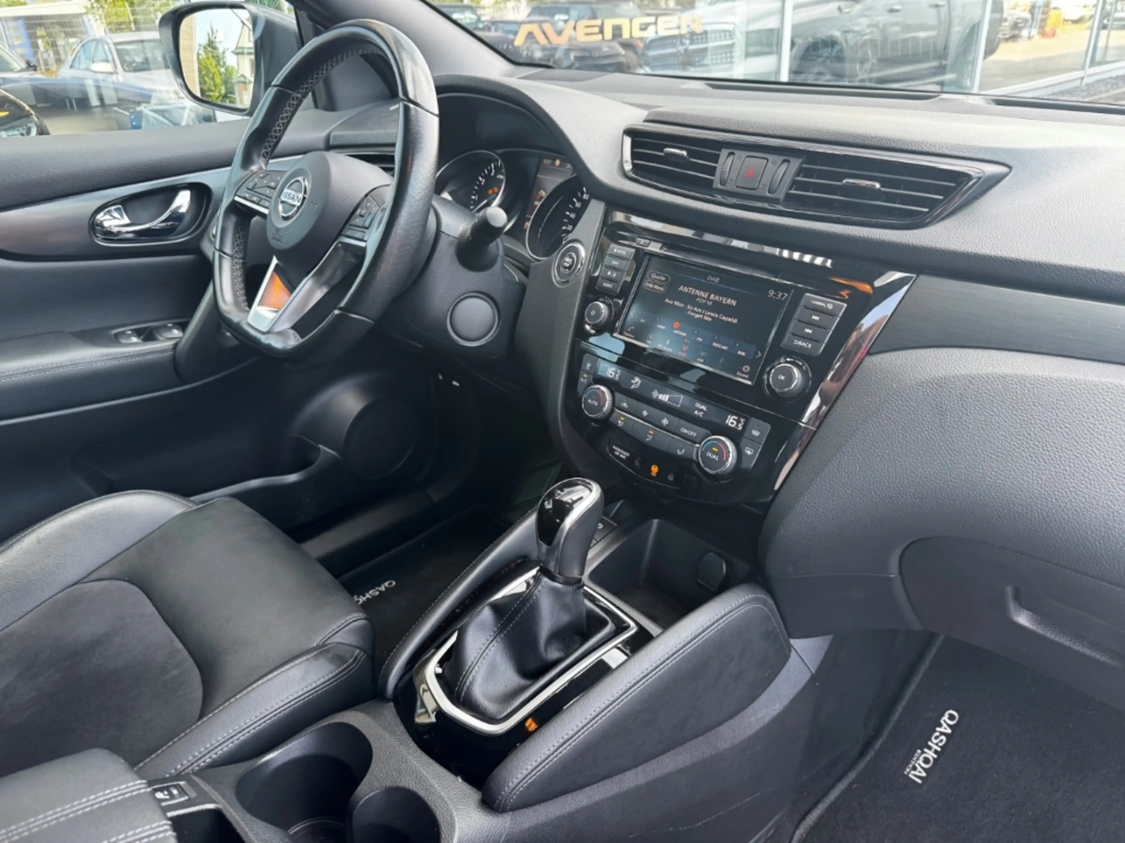 Nissan Qashqai N-Tec Navi 360 Kamera LED Kurvenlicht ACC Mehrzone — photo 14