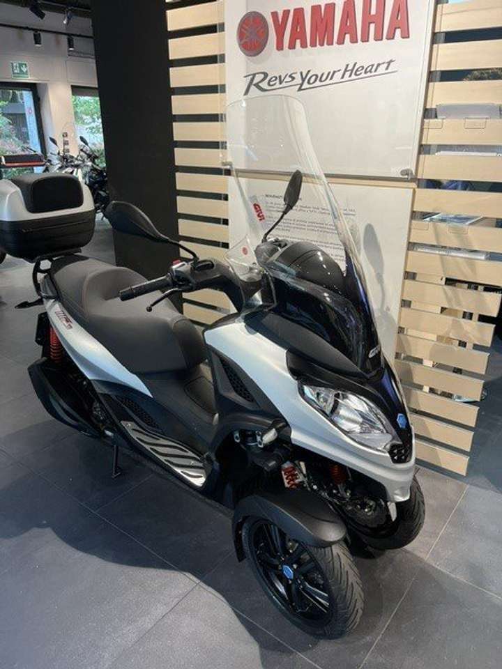Piaggio MP3 300 HPE SPORT