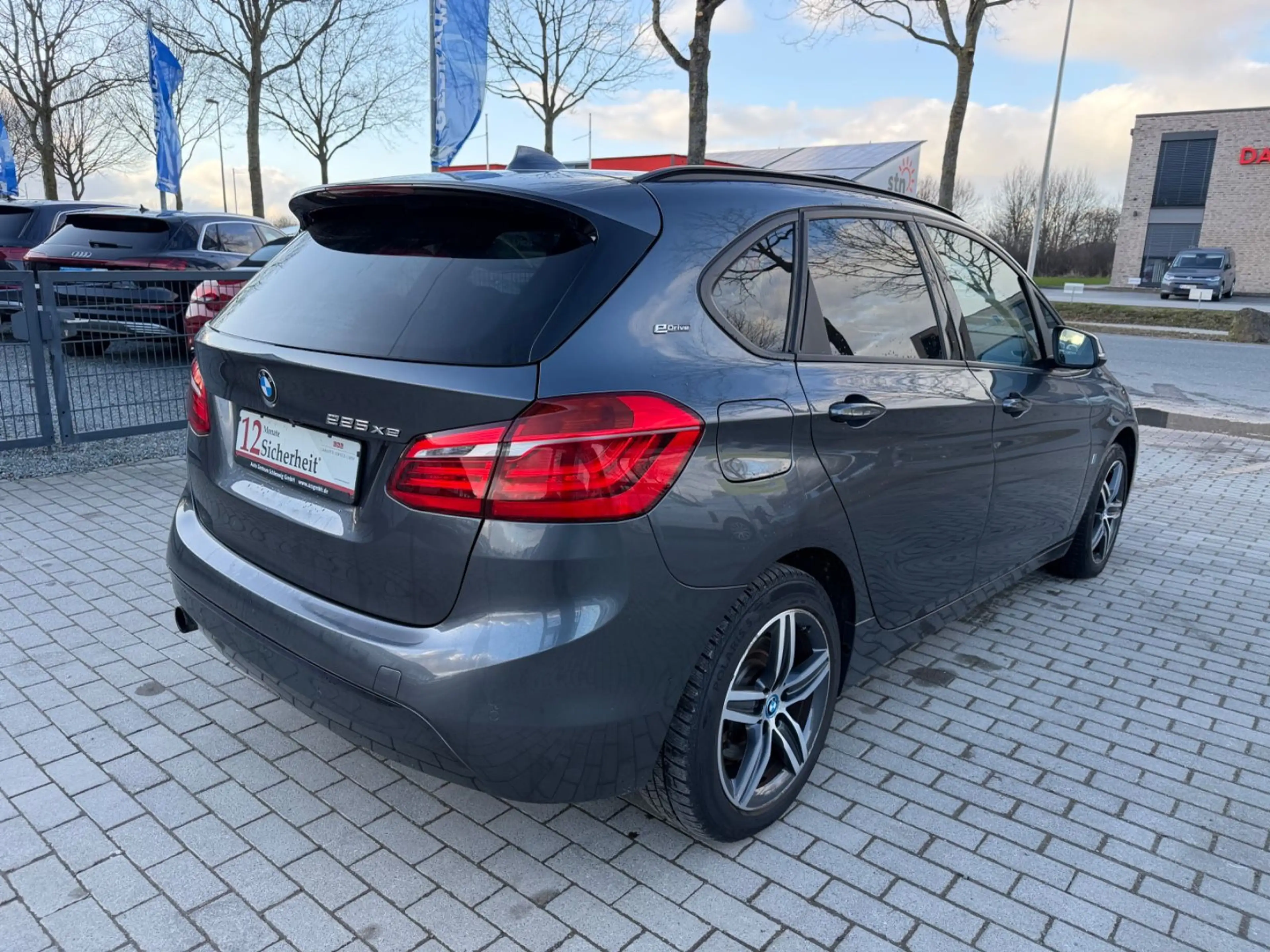 BMW 225 xe Active Tourer Sport Line Pano LED HuD Kame — photo 5