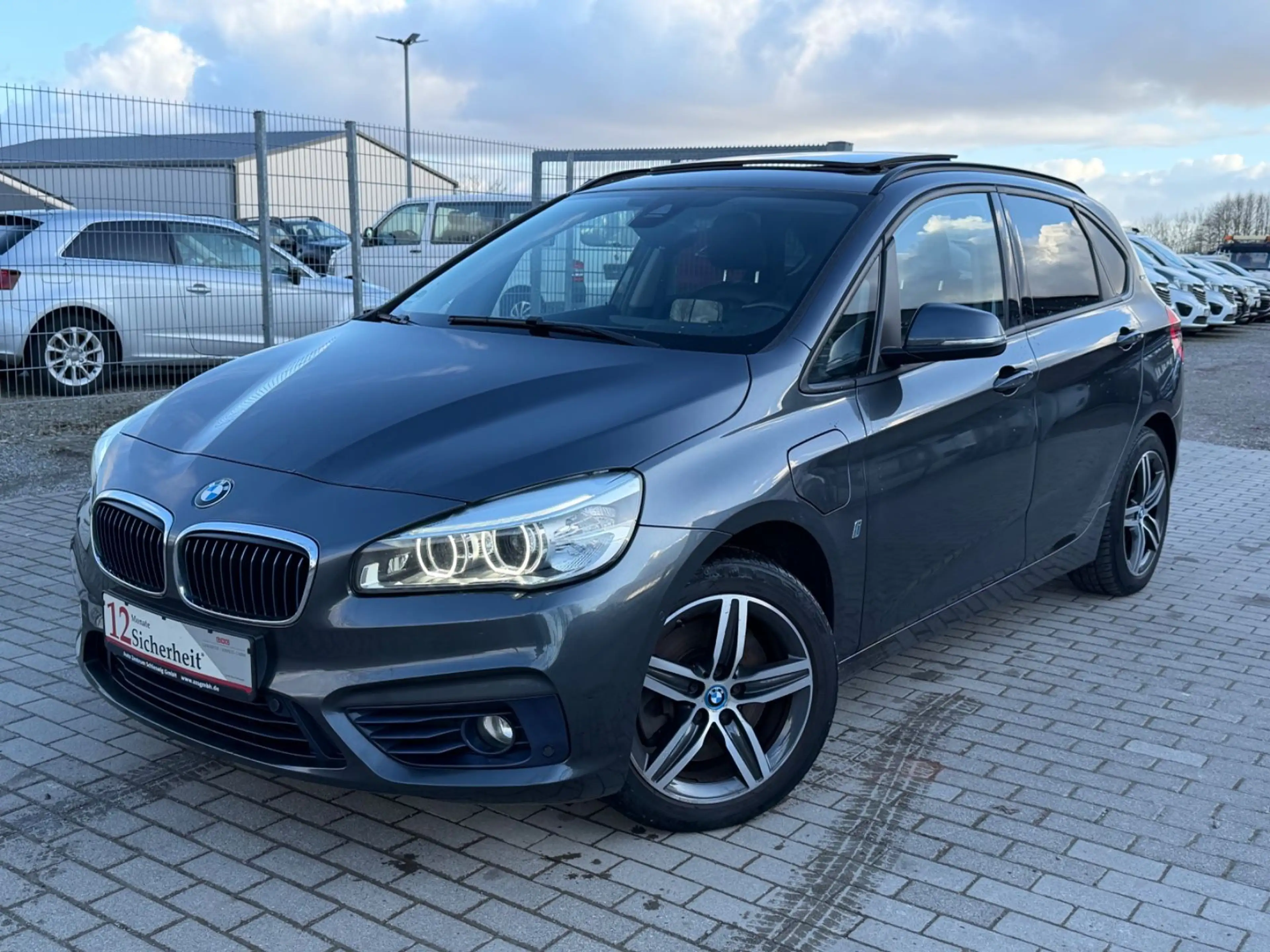 BMW 225 xe Active Tourer Sport Line Pano LED HuD Kame
