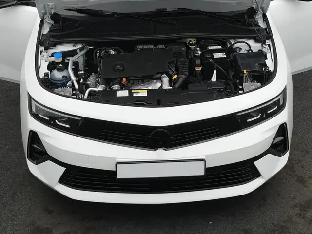 Opel Astra view 8