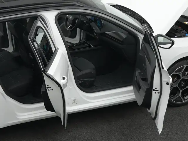 Opel Astra view 13