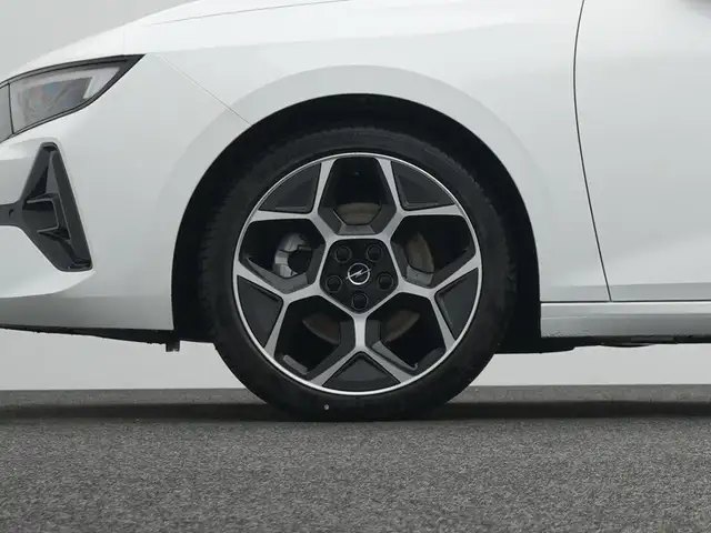 Opel Astra view 10