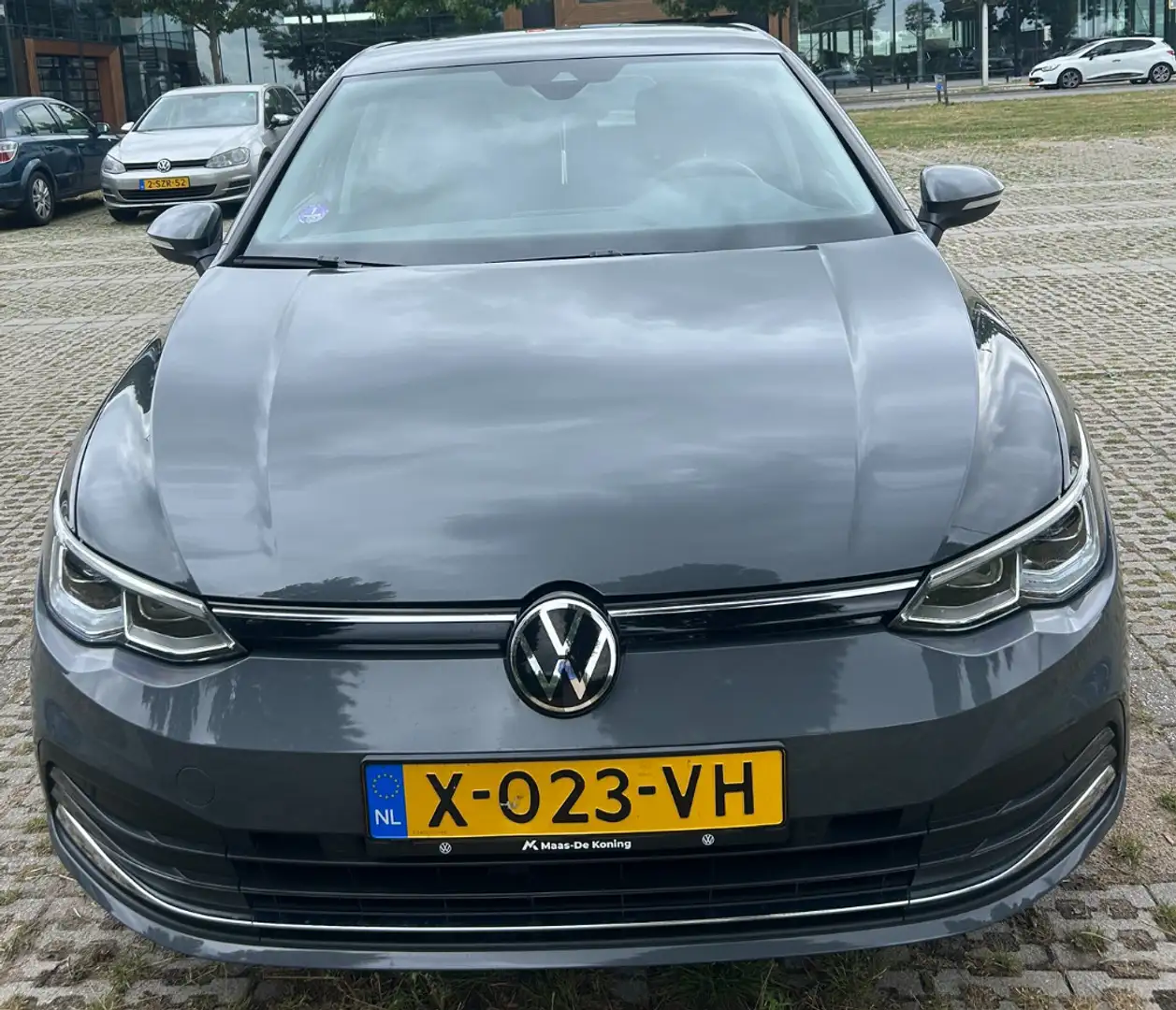 Volkswagen Golf 1.5 TSI 130pk Grijs - 1