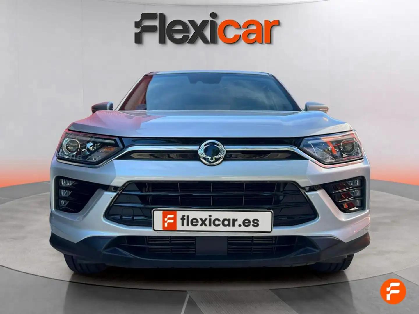 SsangYong Korando G15 Urban Plus 4x2 Aut. Gris - 2