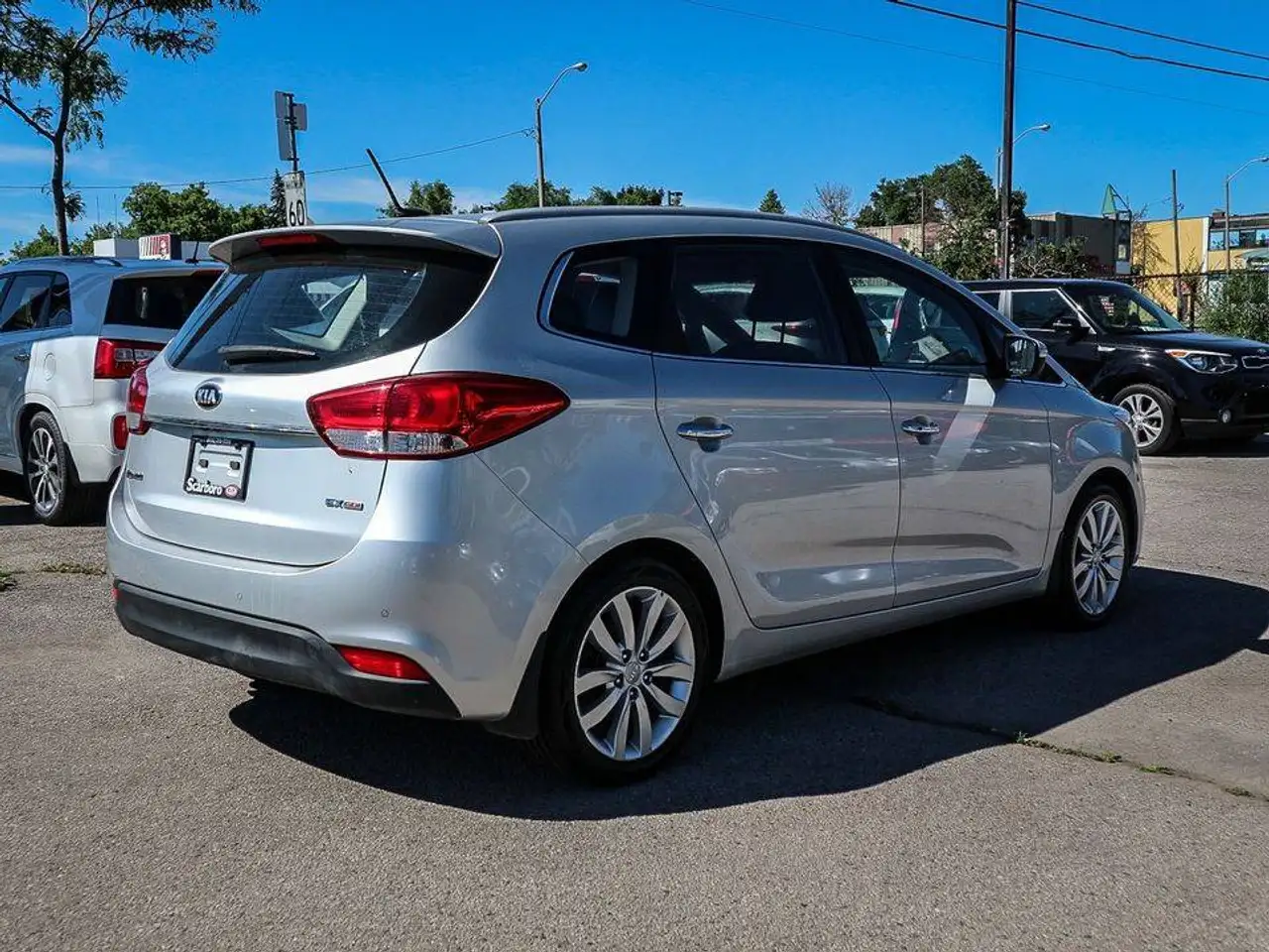Kia Rondo снимка Kia Rondo